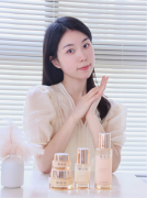 抗初老界宝藏好物——郑明明金致焕颜淡纹套组